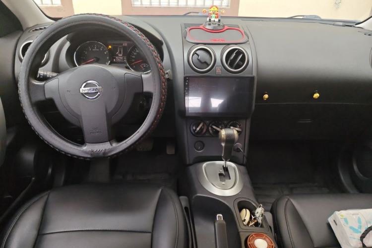 Used Nissan Qashqai 2011 2.0 XL Fire CVT 2WD Center Console