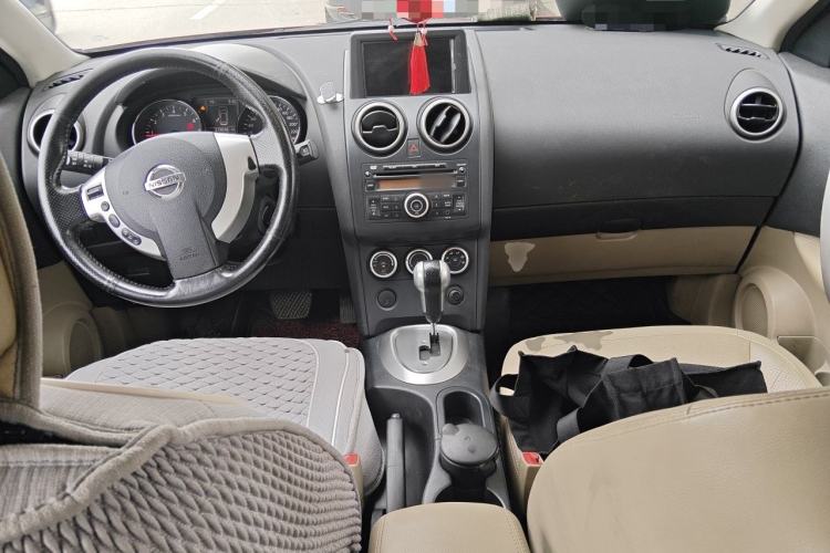 Used Nissan Qashqai 2011 2.0 XV Lea CVT 2WD Center Console