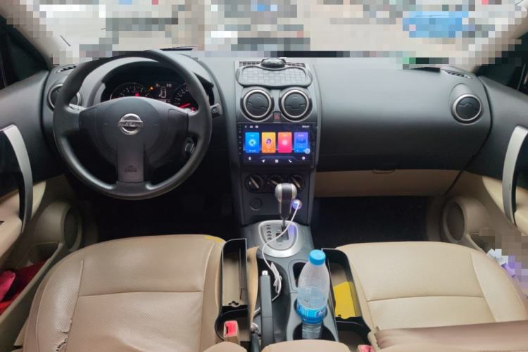 Used Nissan Qashqai 2011 2.0 XL Fire CVT 2WD Center Console