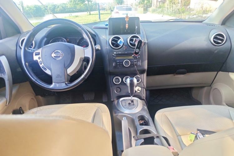 Used Nissan Qashqai 2011 2.0 XV Lea CVT 2WD Center Console