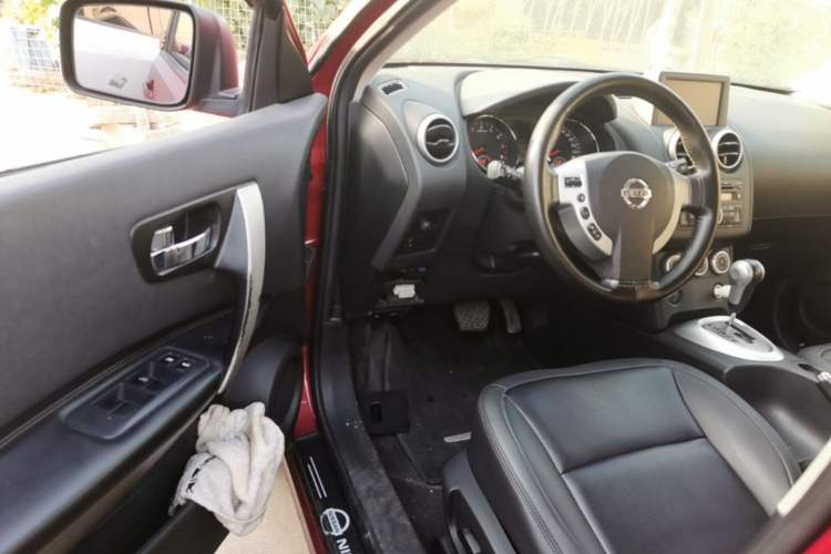 Used Nissan Qashqai 2011 2.0 XV Lea CVT 2WD Driver Seat