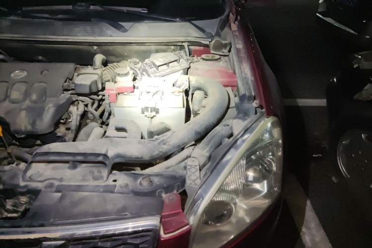 Used Nissan Qashqai 2011 2.0 XL Fire CVT 2WD Engine Bay Left