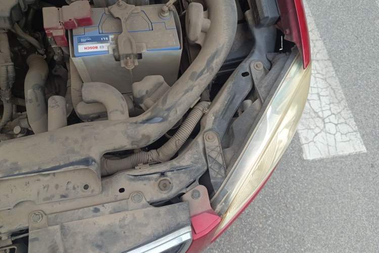 Used Nissan Qashqai 2011 2.0 XL Fire CVT 2WD Engine Bay Left