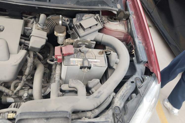 Used Nissan Qashqai 2011 2.0 XL Fire CVT 2WD Engine Bay Left