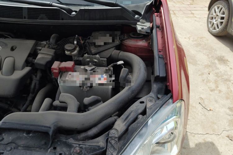 Used Nissan Qashqai 2011 2.0 XV Lea CVT 2WD Engine Bay Left