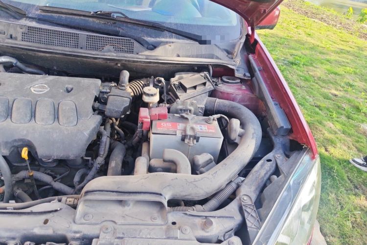 Used Nissan Qashqai 2011 2.0 XV Lea CVT 2WD Engine Bay Left