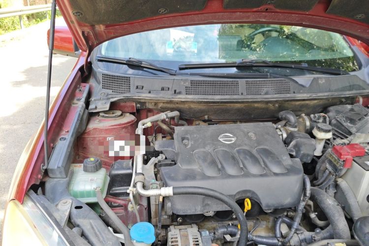Used Nissan Qashqai 2011 2.0 XL Fire CVT 2WD Engine Bay Right