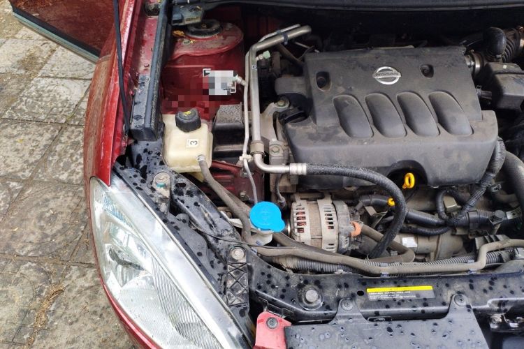 Used Nissan Qashqai 2011 2.0 XV Lea CVT 2WD Engine Bay Right
