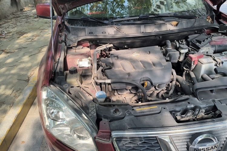Used Nissan Qashqai 2011 2.0 XL Fire CVT 2WD Engine Bay Right