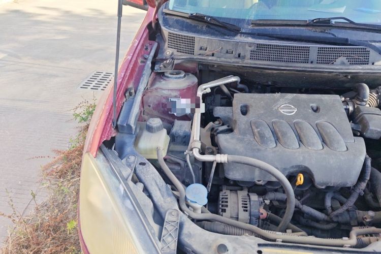 Used Nissan Qashqai 2011 2.0 XV Lea CVT 2WD Engine Bay Right