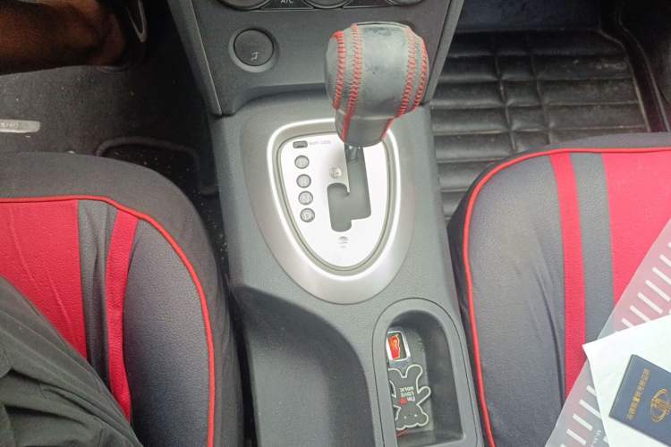 Used Nissan Qashqai 2011 2.0 XL Fire CVT 2WD Gear Lever