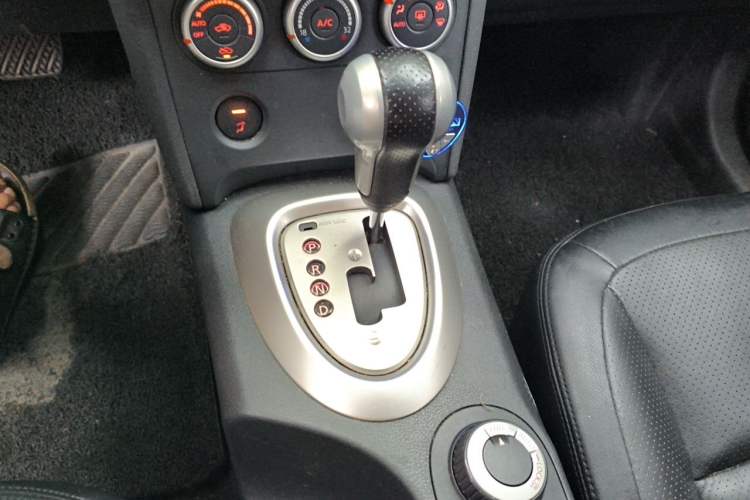 Used Nissan Qashqai 2011 2.0 XV Dragon CVT 4WD Gear Lever