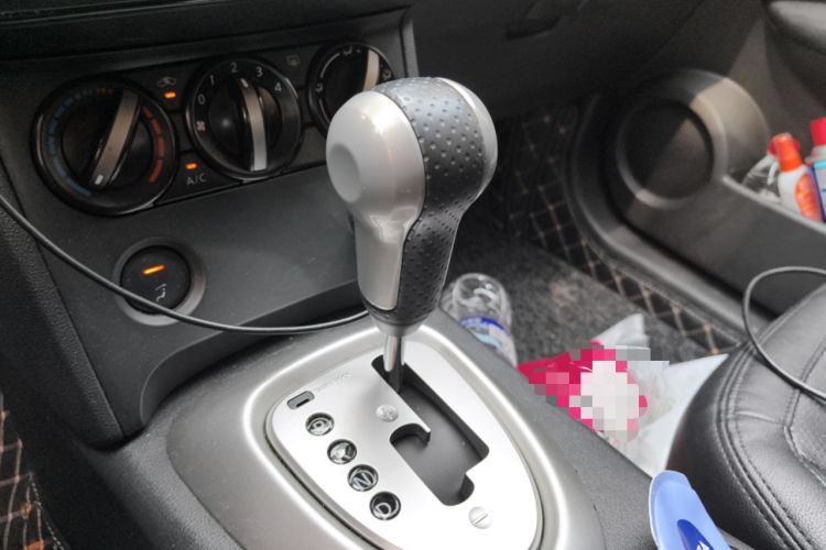 Used Nissan Qashqai 2011 2.0 XL Fire CVT 2WD Gear Lever