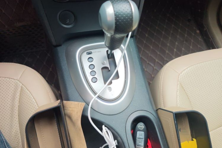 Used Nissan Qashqai 2011 2.0 XL Fire CVT 2WD Gear Lever
