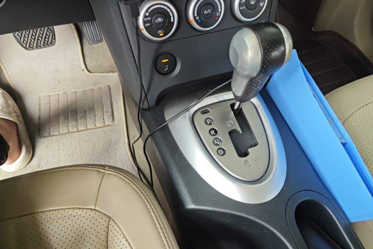 Used Nissan Qashqai 2011 2.0 XV Lea CVT 2WD Gear Lever