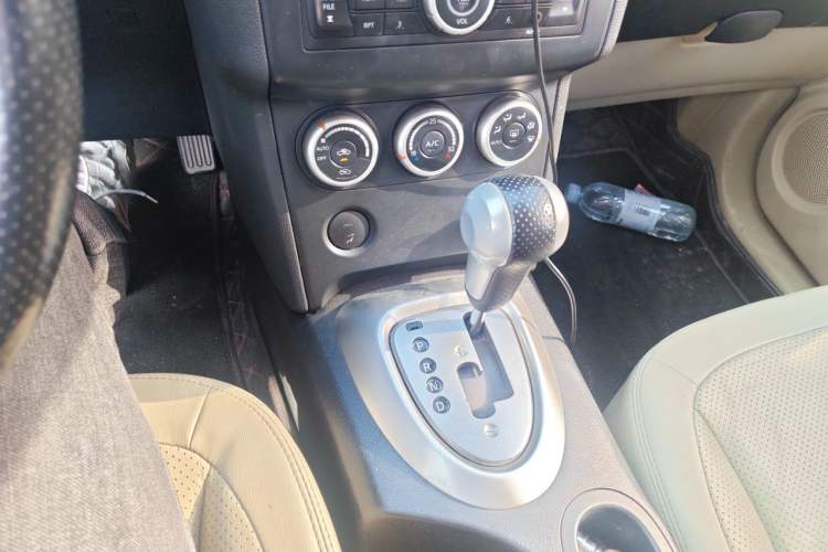 Used Nissan Qashqai 2011 2.0 XV Lea CVT 2WD Gear Lever