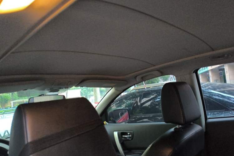 Used Nissan Qashqai 2011 2.0 XV Dragon CVT 4WD Headliner