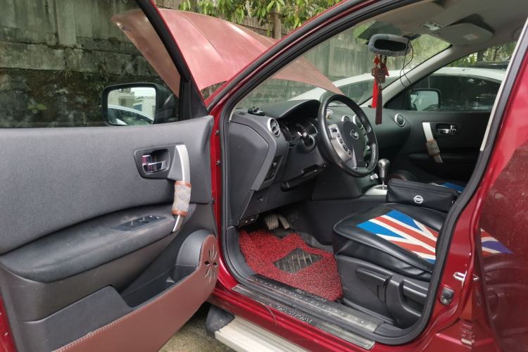Used Nissan Qashqai 2011 2.0 XL Fire CVT 2WD Interior 3