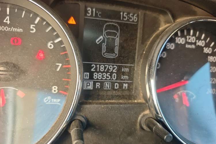 Used Nissan Qashqai 2011 2.0 XL Fire CVT 2WD Odometer Close Up