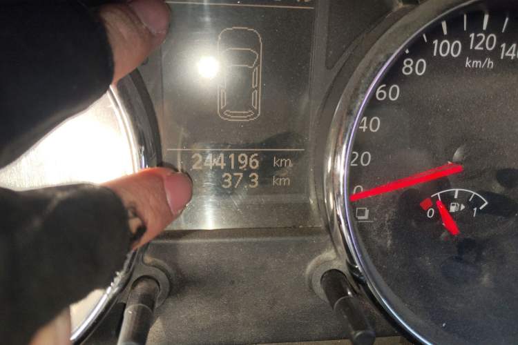 Used Nissan Qashqai 2011 2.0 XL Fire 6MT 2WD Odometer Close Up