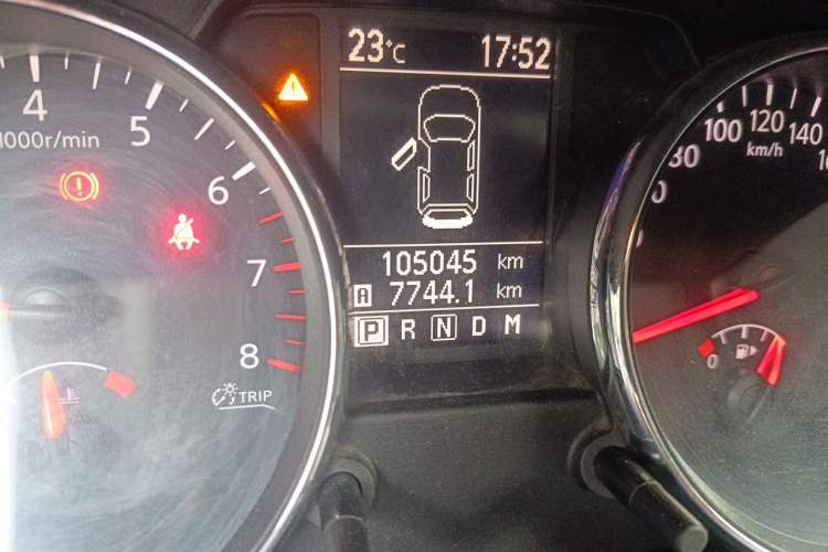 Used Nissan Qashqai 2011 2.0 XL Fire CVT 2WD Odometer Close Up
