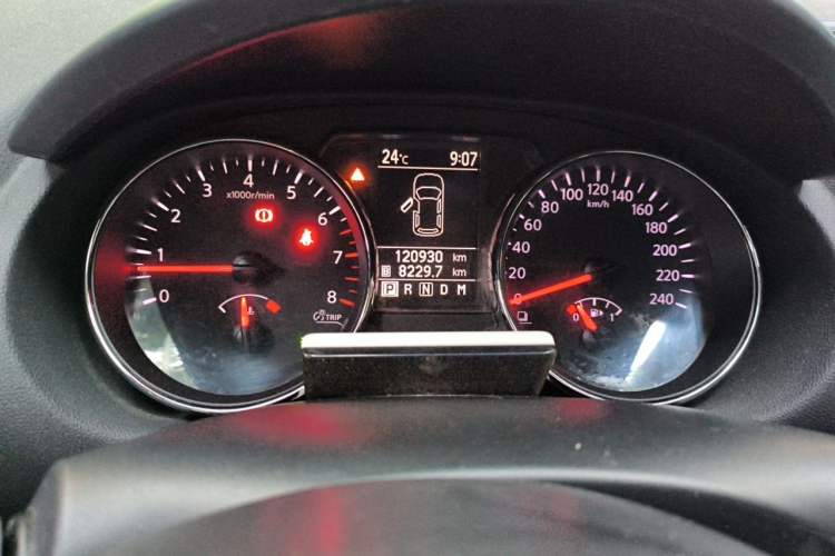 Used Nissan Qashqai 2011 2.0 XV Dragon CVT 4WD Odometer Close Up
