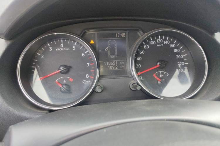 Used Nissan Qashqai 2011 2.0 XL Fire CVT 2WD Odometer Close Up