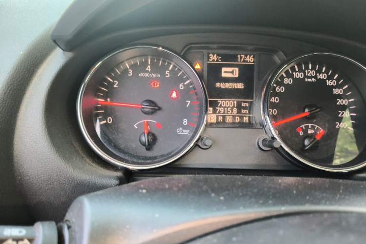 Used Nissan Qashqai 2011 2.0 XV Lea CVT 2WD Odometer Close Up