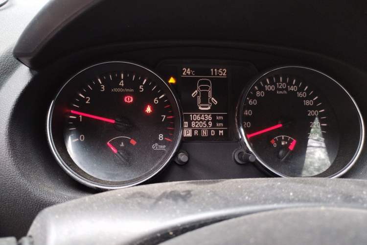 Used Nissan Qashqai 2011 2.0 XV Lea CVT 2WD Odometer Close Up