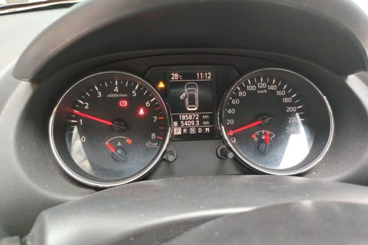 Used Nissan Qashqai 2011 2.0 XV Lea CVT 2WD Odometer Close Up