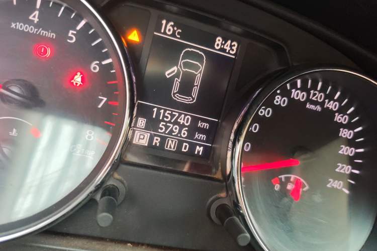 Used Nissan Qashqai 2011 2.0 XL Fire CVT 2WD Odometer Close Up