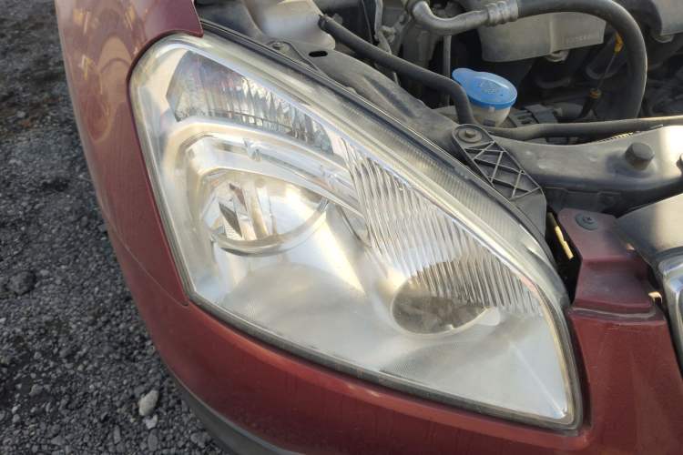 Used Nissan Qashqai 2011 2.0 XL Fire 6MT 2WD Right Front Headlight