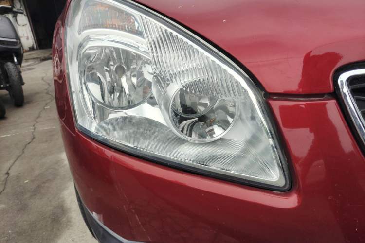Used Nissan Qashqai 2011 2.0 XL Fire CVT 2WD Right Front Headlight