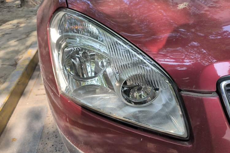 Used Nissan Qashqai 2011 2.0 XL Fire CVT 2WD Right Front Headlight