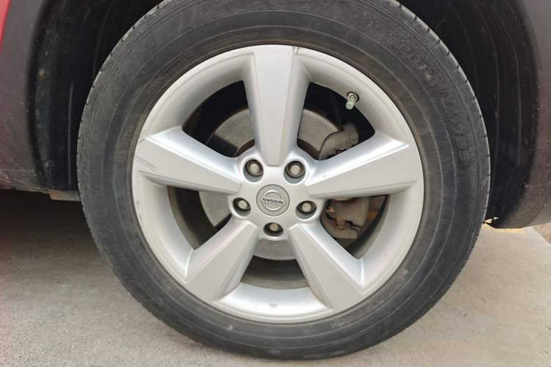 Used Nissan Qashqai 2011 2.0 XV Lea CVT 2WD Right Front Wheel Hub