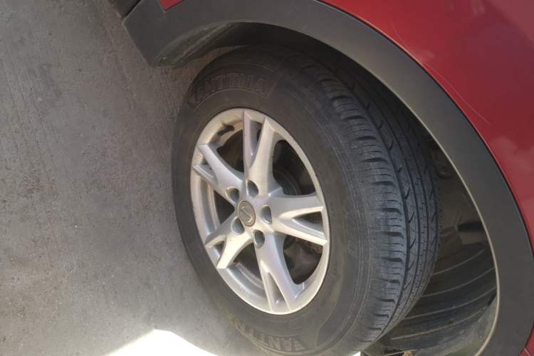 Used Nissan Qashqai 2011 2.0 XL Fire 6MT 2WD Right Front Wheel Hub