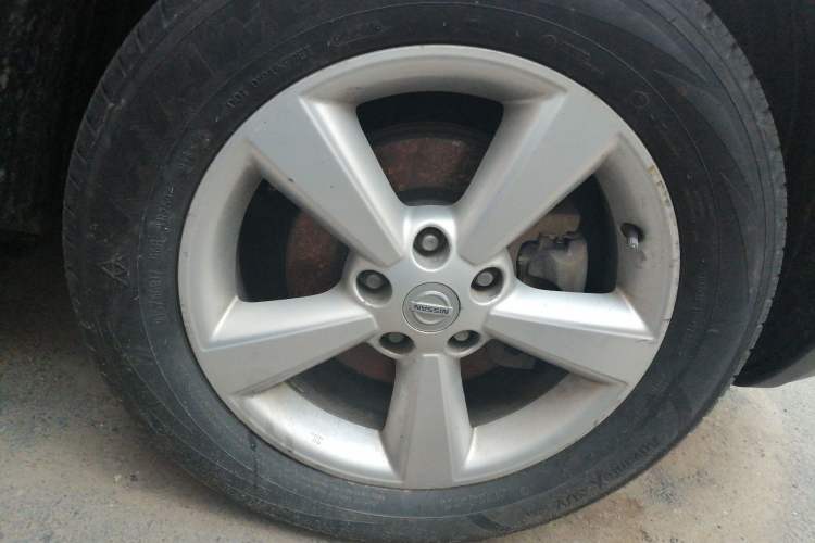 Used Nissan Qashqai 2011 2.0 XV Lea CVT 2WD Right Front Wheel Hub