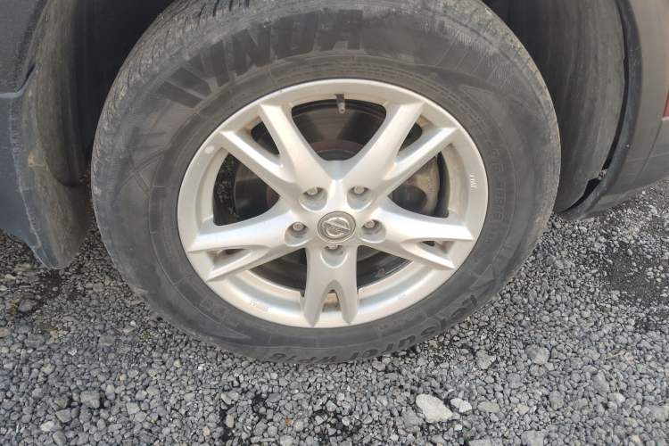 Used Nissan Qashqai 2011 2.0 XL Fire 6MT 2WD Right Front Wheel Hub