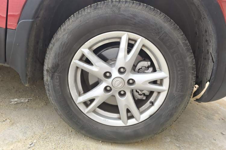 Used Nissan Qashqai 2011 2.0 XL Fire CVT 2WD Right Front Wheel Hub