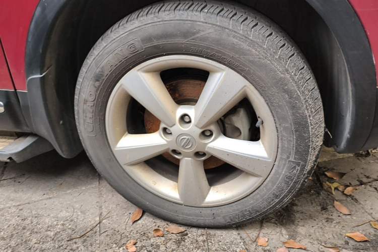 Used Nissan Qashqai 2011 2.0 XV Dragon CVT 4WD Right Front Wheel Hub