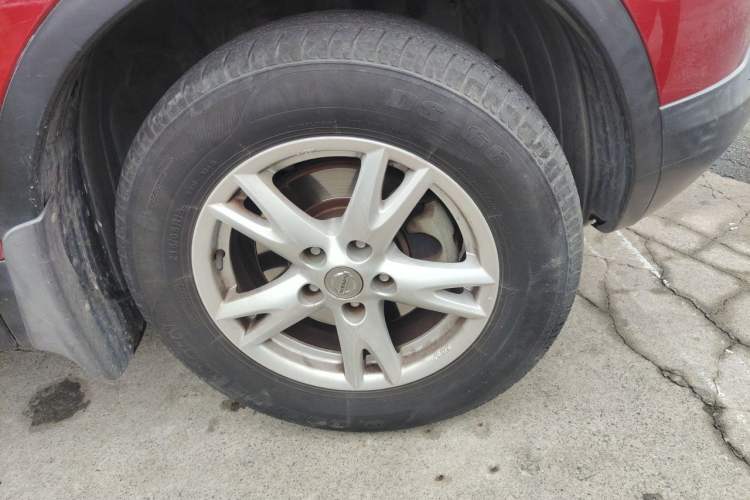 Used Nissan Qashqai 2011 2.0 XL Fire CVT 2WD Right Front Wheel Hub