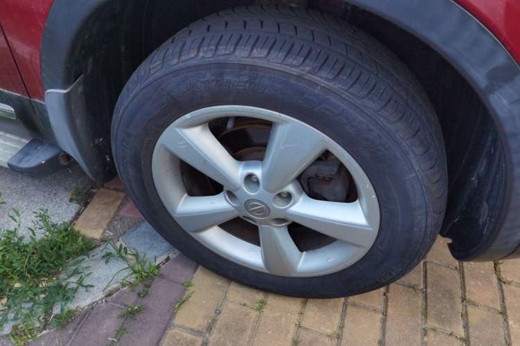 Used Nissan Qashqai 2011 2.0 XV Lea CVT 2WD Right Front Wheel Hub