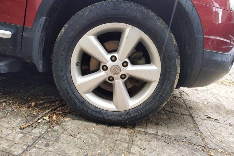 Used Nissan Qashqai 2011 2.0 XV Lea CVT 2WD Right Front Wheel Hub