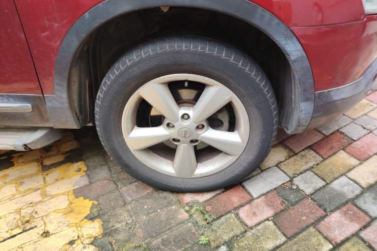 Used Nissan Qashqai 2011 2.0 XV Lea CVT 2WD Right Front Wheel Hub