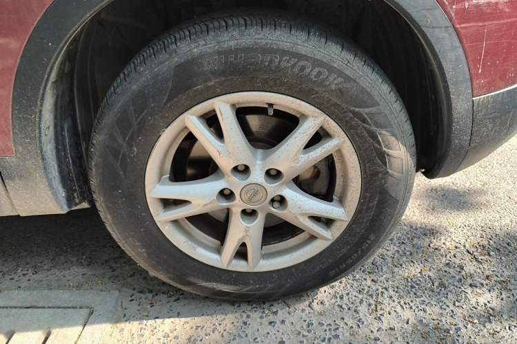 Used Nissan Qashqai 2011 2.0 XL Fire CVT 2WD Right Front Wheel Hub