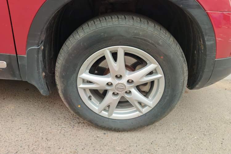 Used Nissan Qashqai 2011 2.0 XL Fire CVT 2WD Right Front Wheel Hub