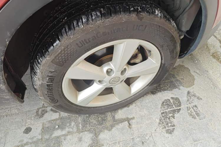 Used Nissan Qashqai 2011 2.0 XV Lea CVT 2WD Right Front Wheel Hub