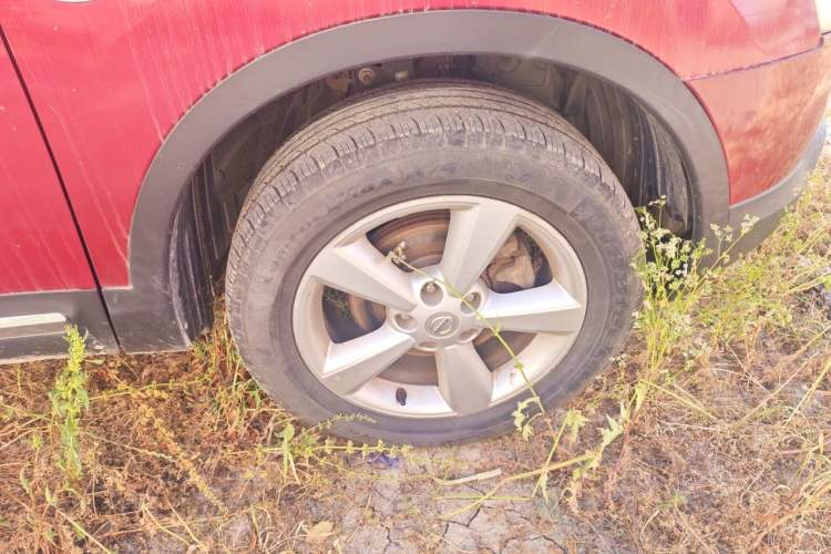 Used Nissan Qashqai 2011 2.0 XV Lea CVT 2WD Right Front Wheel Hub