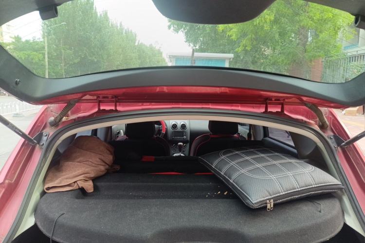 Used Nissan Qashqai 2011 2.0 XL Fire CVT 2WD Trunk