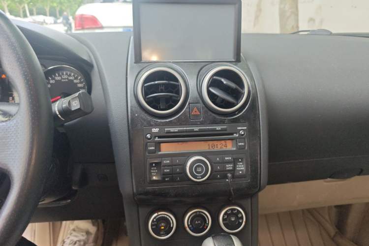 Used Nissan Qashqai 2011 2.0 XV Lea CVT 2WD Audio And AC Panel